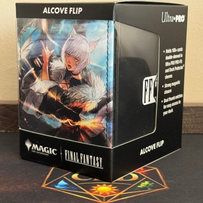 Ultra PRO Y'shtola Final Fantasy ALCOVE Flip Deck Box para Commander