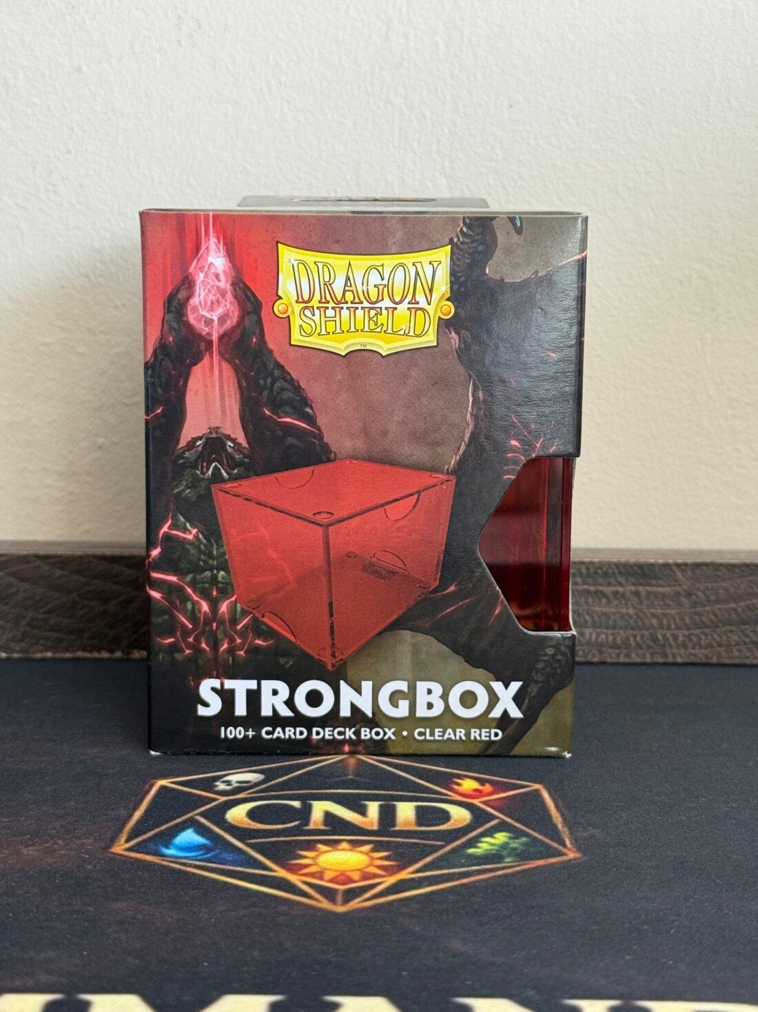 Dragon Shield Strongbox 100+ Roja Transparente deck box para Commander