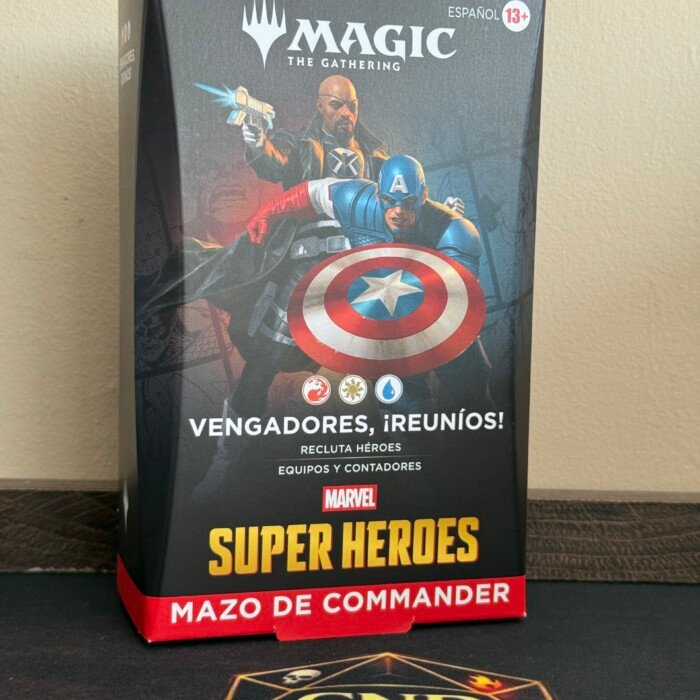 Vengadores reuníos precon Commander Marvel en español sellado