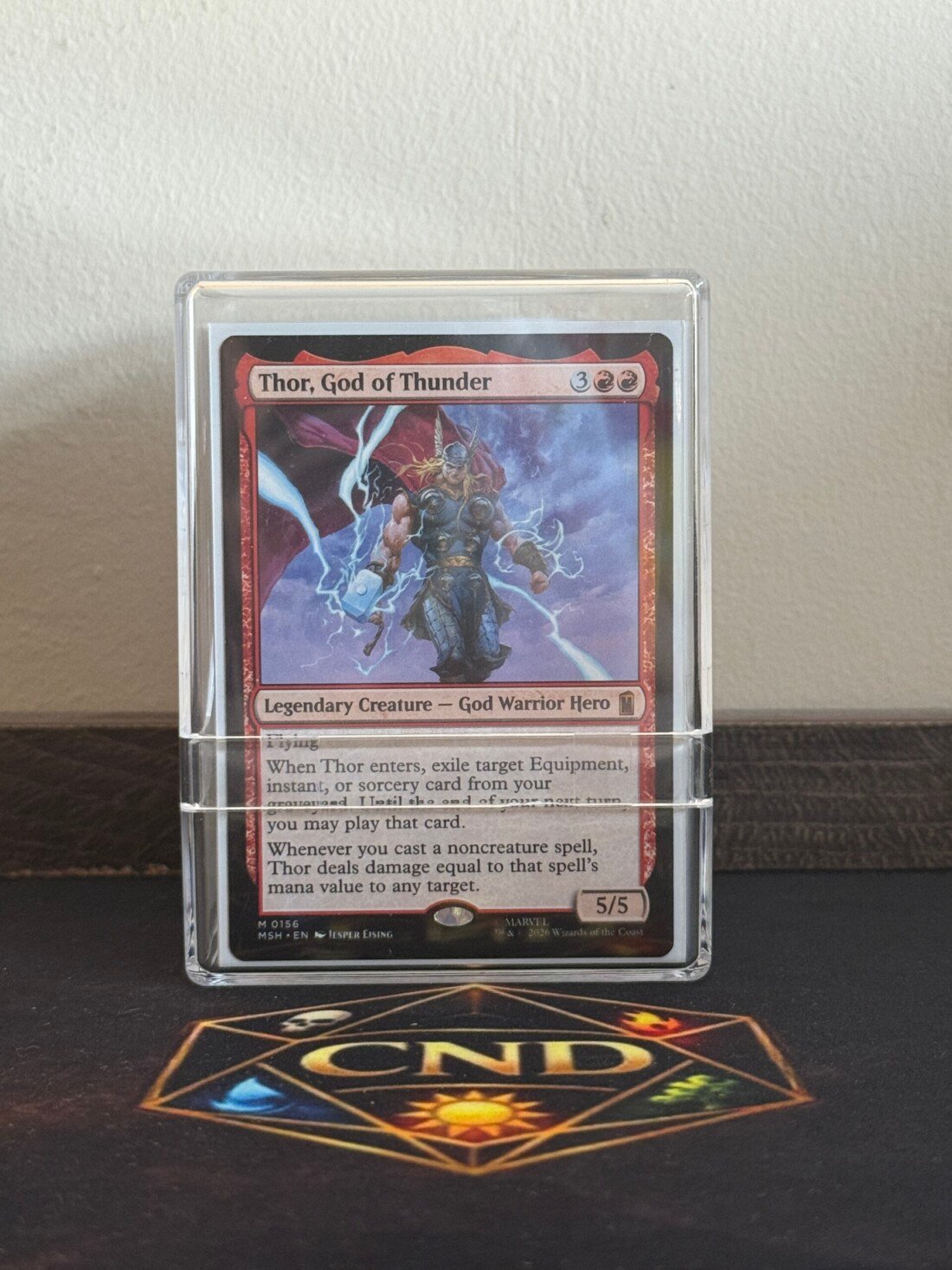Thor Commander B2 centrado en hechizos de daño y rayos. Un mazo monorrojo explosivo, temático y directo para disfrutar de Commander.